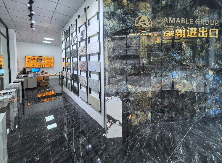 Amable Stone